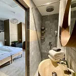 Charming Shared Rooftop Terrace Jacuzzi 360 View Mk2 *