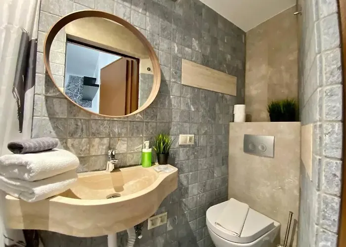 Apartament Charming Shared Rooftop Terrace Jacuzzi 360 View Mk2