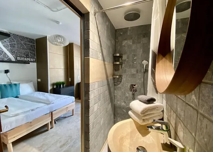 Charming Shared Rooftop Terrace Jacuzzi 360 View Mk2 *