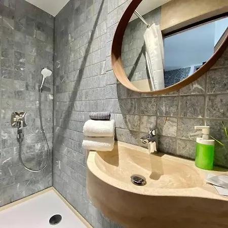 Charming Shared Rooftop Terrace Jacuzzi 360 View Mk2 Διαμέρισμα Βουδαπέστη